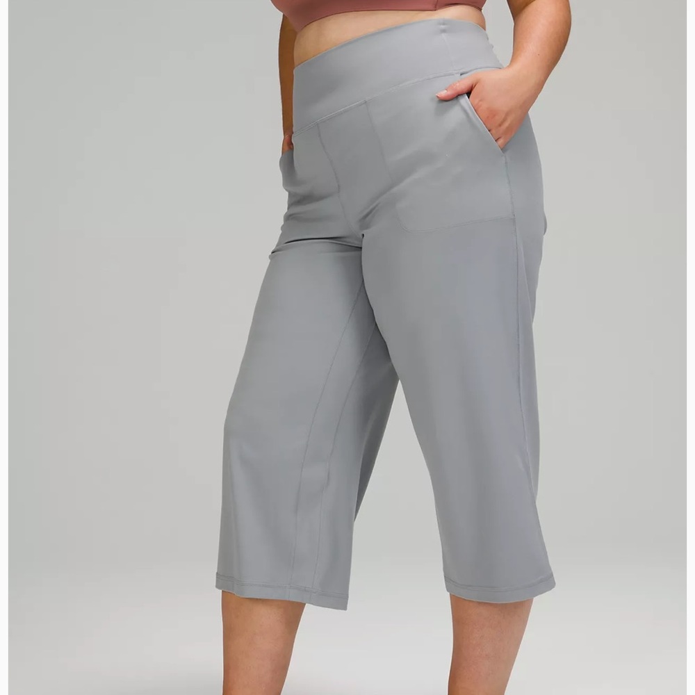 Lululemon Align Super High Rise Wide Leg Crop 23” Size 4